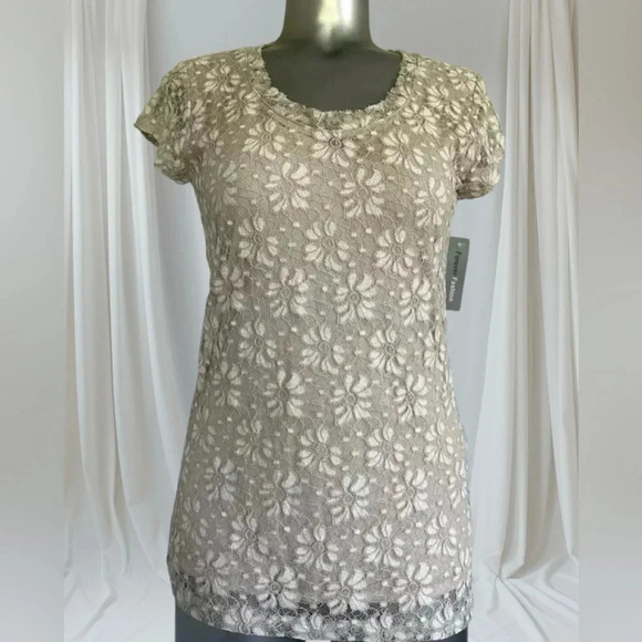 🆕Women’s Stretch Lace Top - Picture 1 of 13